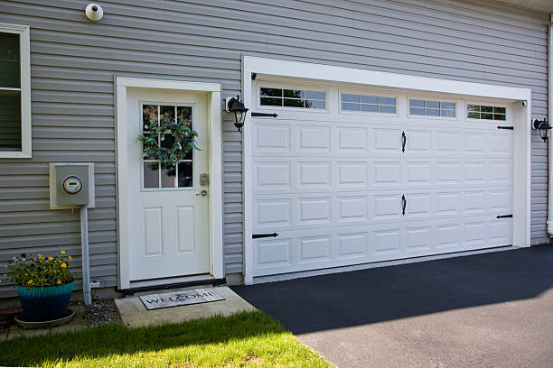 24/7 Emergency Garage Door Panel Replacement experts in Crown Point, IN